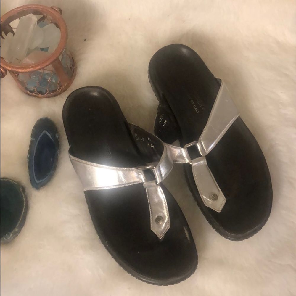 Donald Pliner sandals 7M (800)